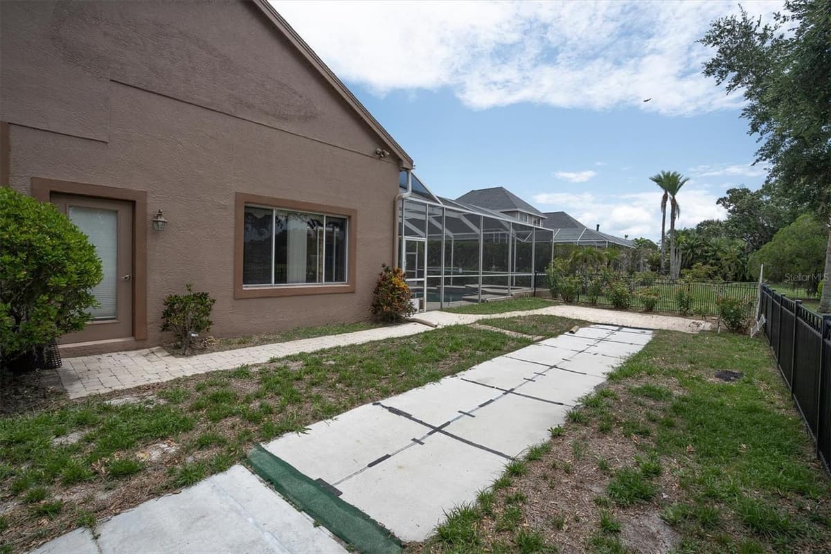 4270 COVE DRIVE — photo 19 of 71