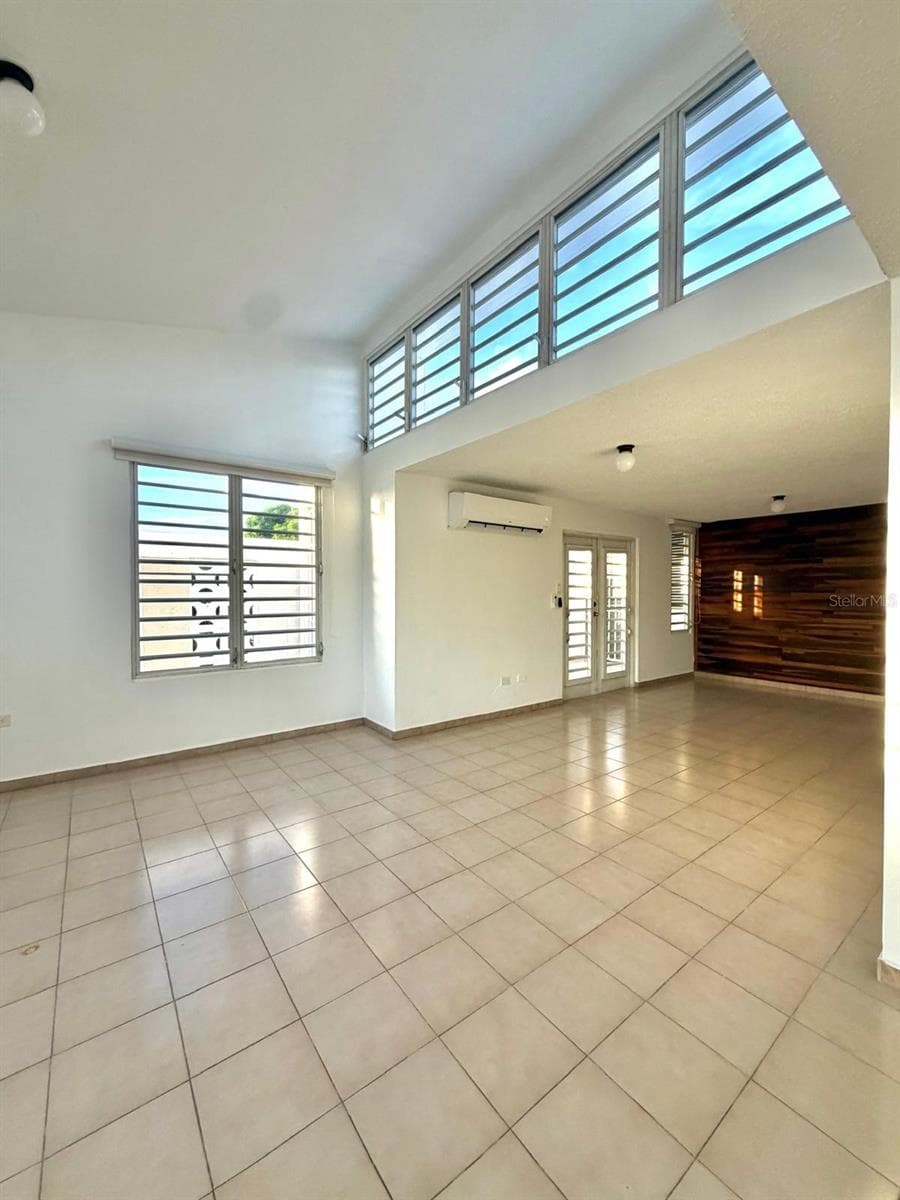 2105 CALLE ANTIOQUIA — photo 7 of 28