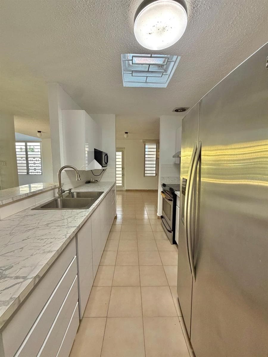 2105 CALLE ANTIOQUIA — photo 4 of 28