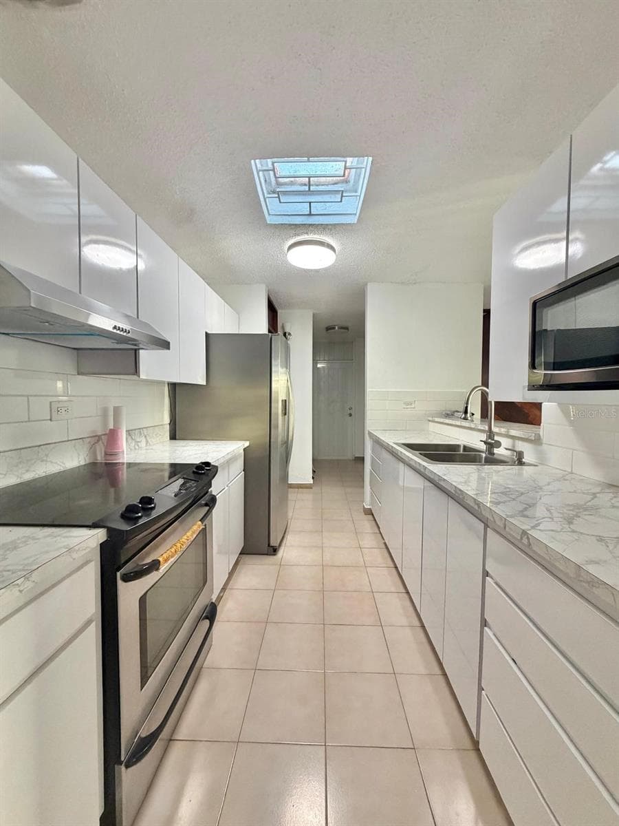 2105 CALLE ANTIOQUIA — photo 3 of 28