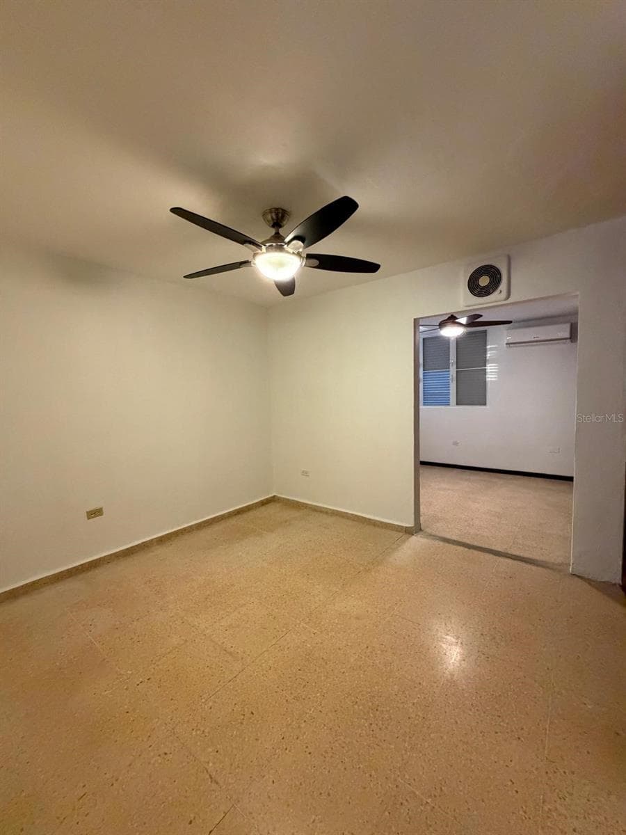 2105 CALLE ANTIOQUIA — photo 13 of 28