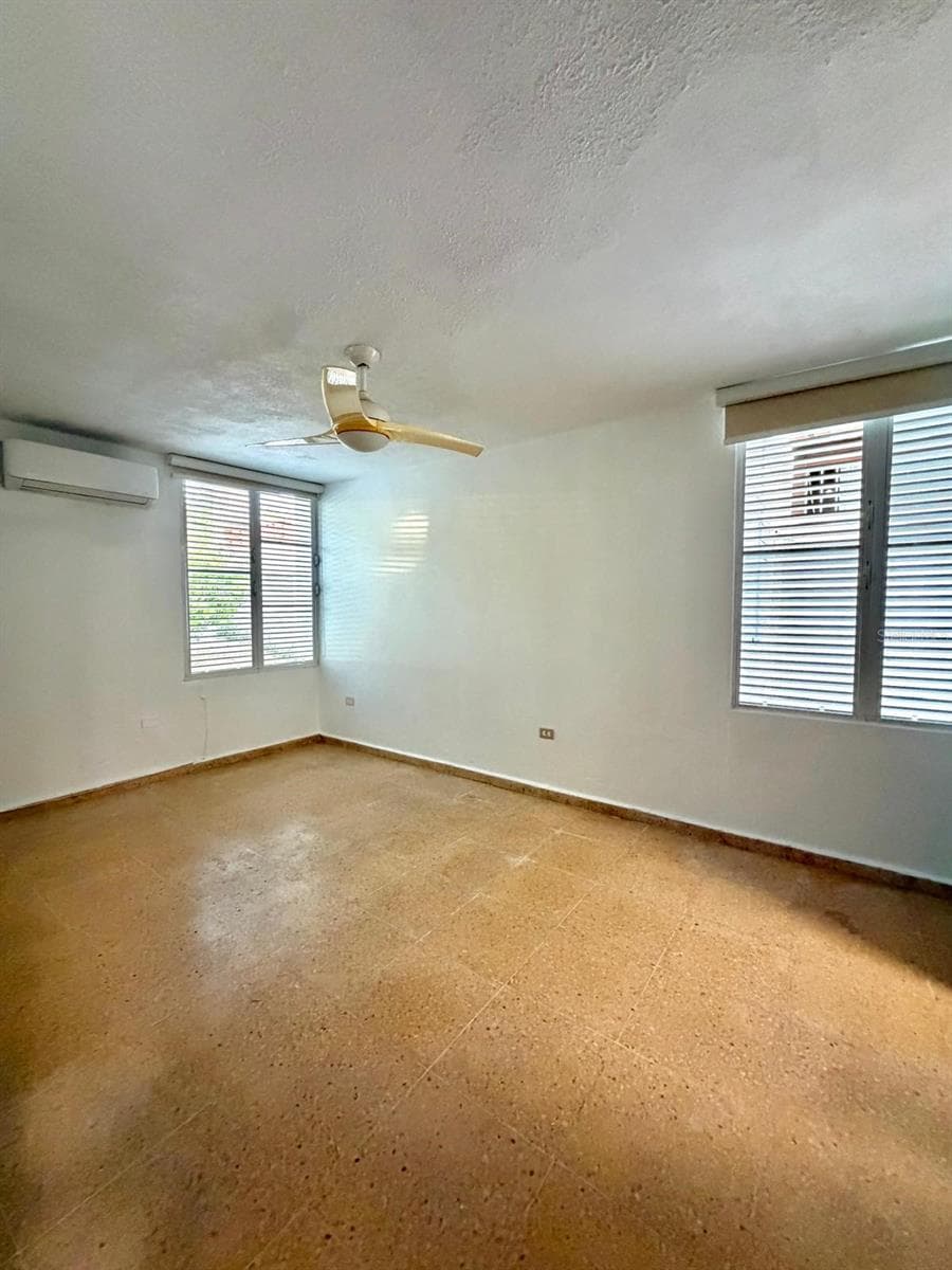 2105 CALLE ANTIOQUIA — photo 10 of 28
