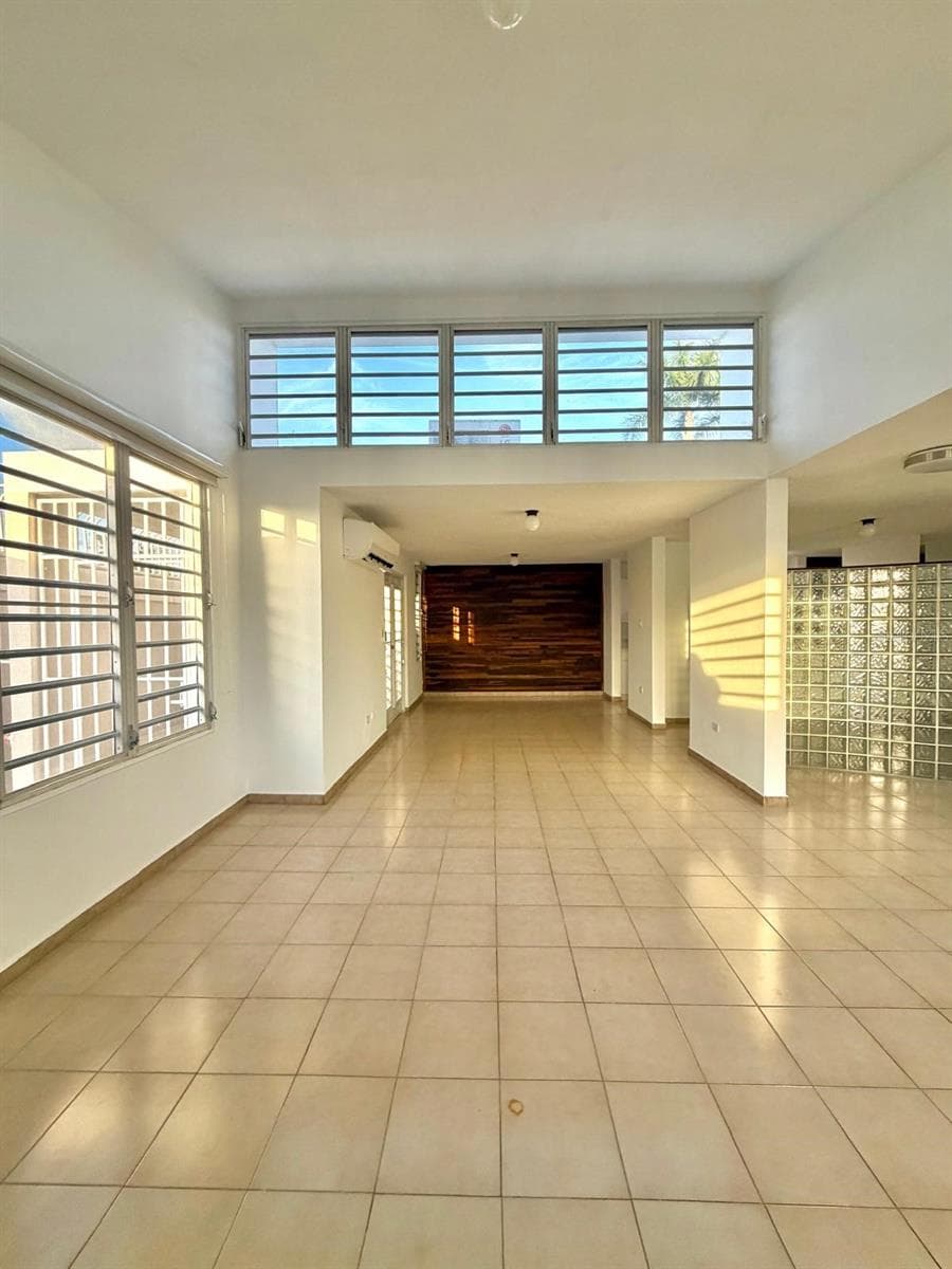2105 CALLE ANTIOQUIA — photo 2 of 28
