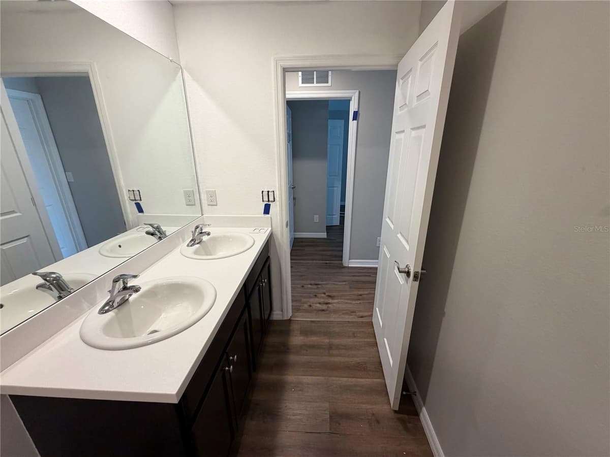 2828 2ND TERRACE — photo 6 of 11
