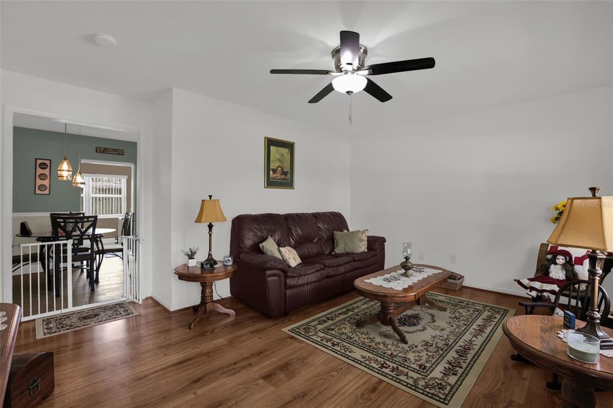 207 TEMPLE AVENUE — photo 11 of 34