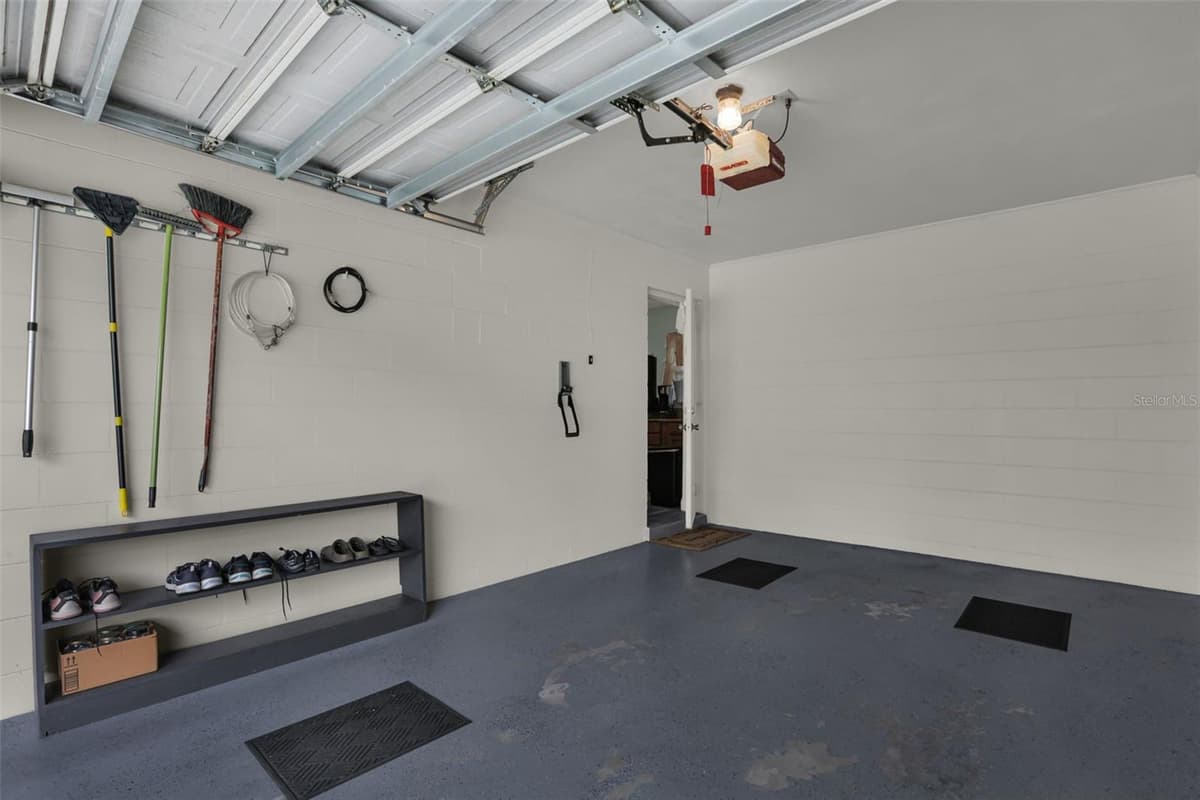 207 TEMPLE AVENUE — photo 30 of 34
