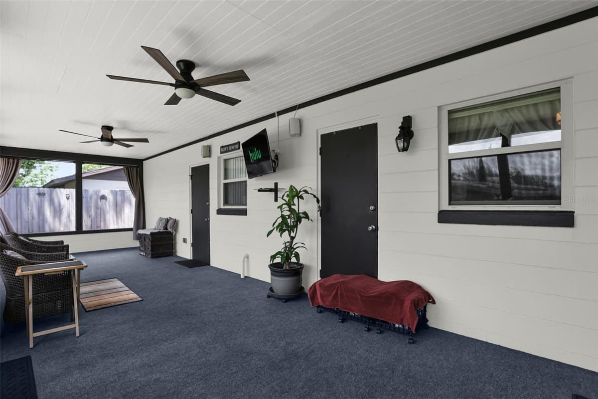 207 TEMPLE AVENUE — photo 21 of 34