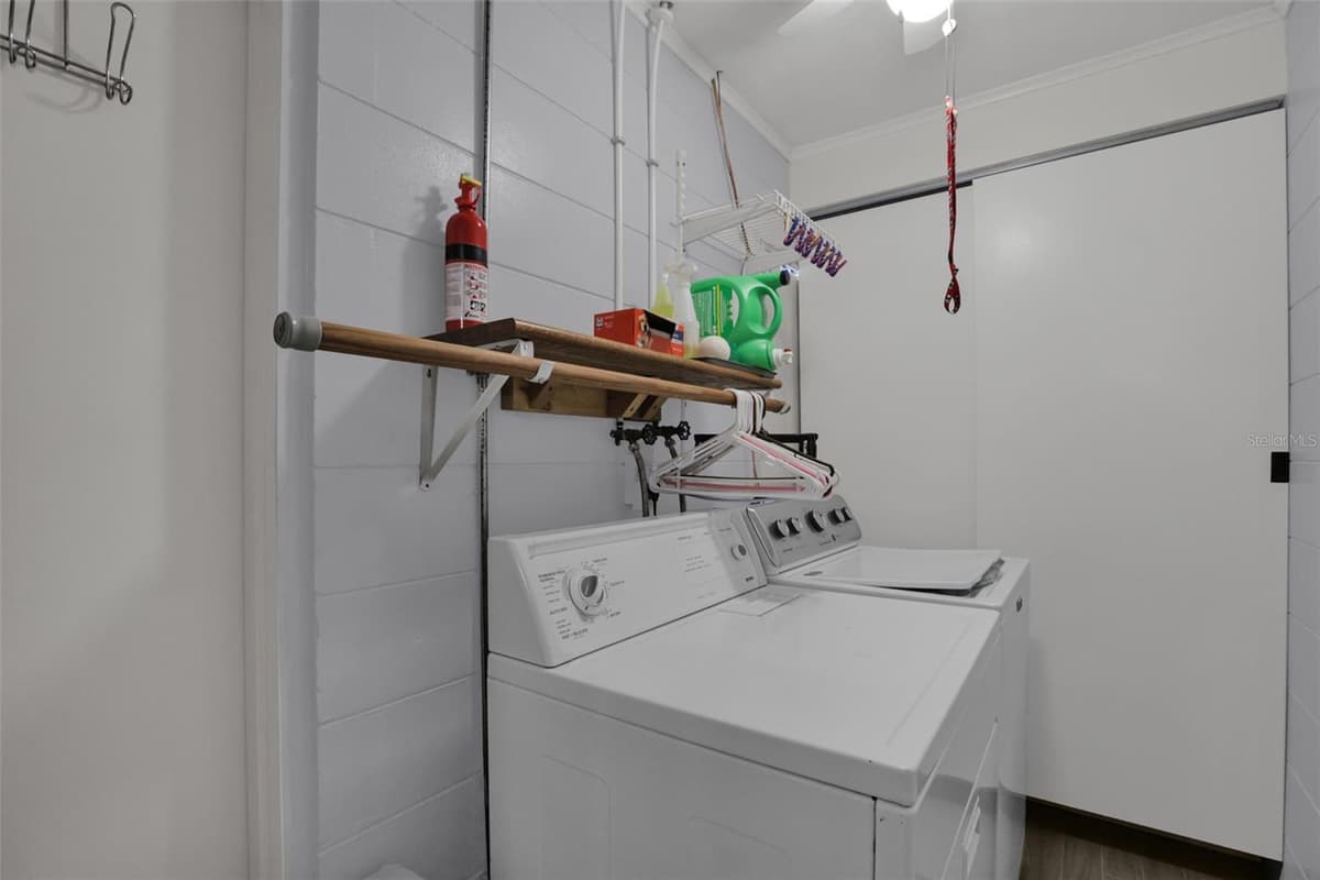 207 TEMPLE AVENUE — photo 18 of 34