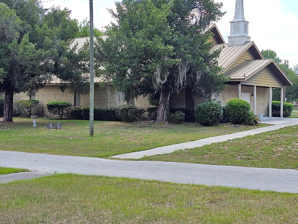 1990 HIGHWAY 42 — photo 3 of 41