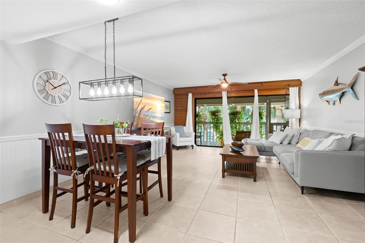 1375 PINELLAS BAYWAY — photo 8 of 43
