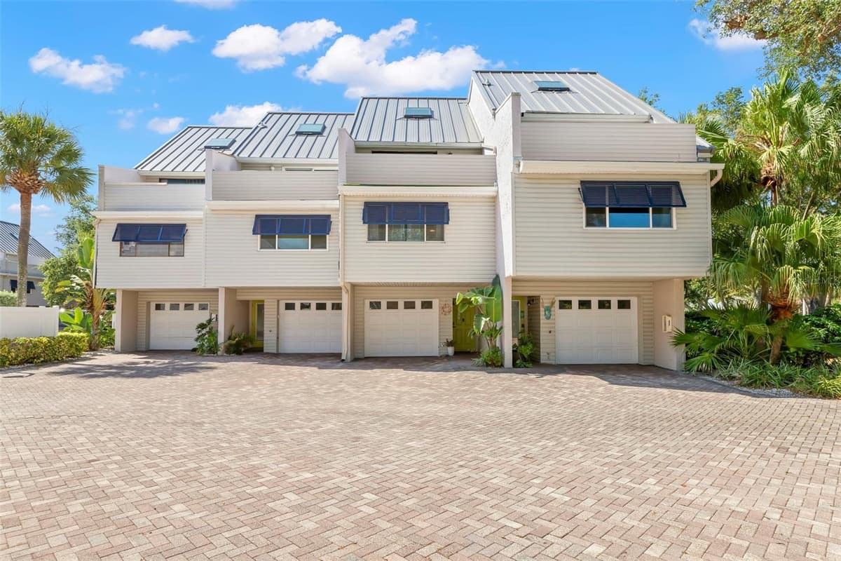 1375 PINELLAS BAYWAY — photo 3 of 43