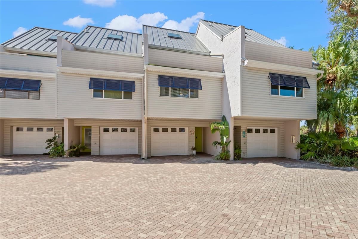 1375 PINELLAS BAYWAY — photo 27 of 43
