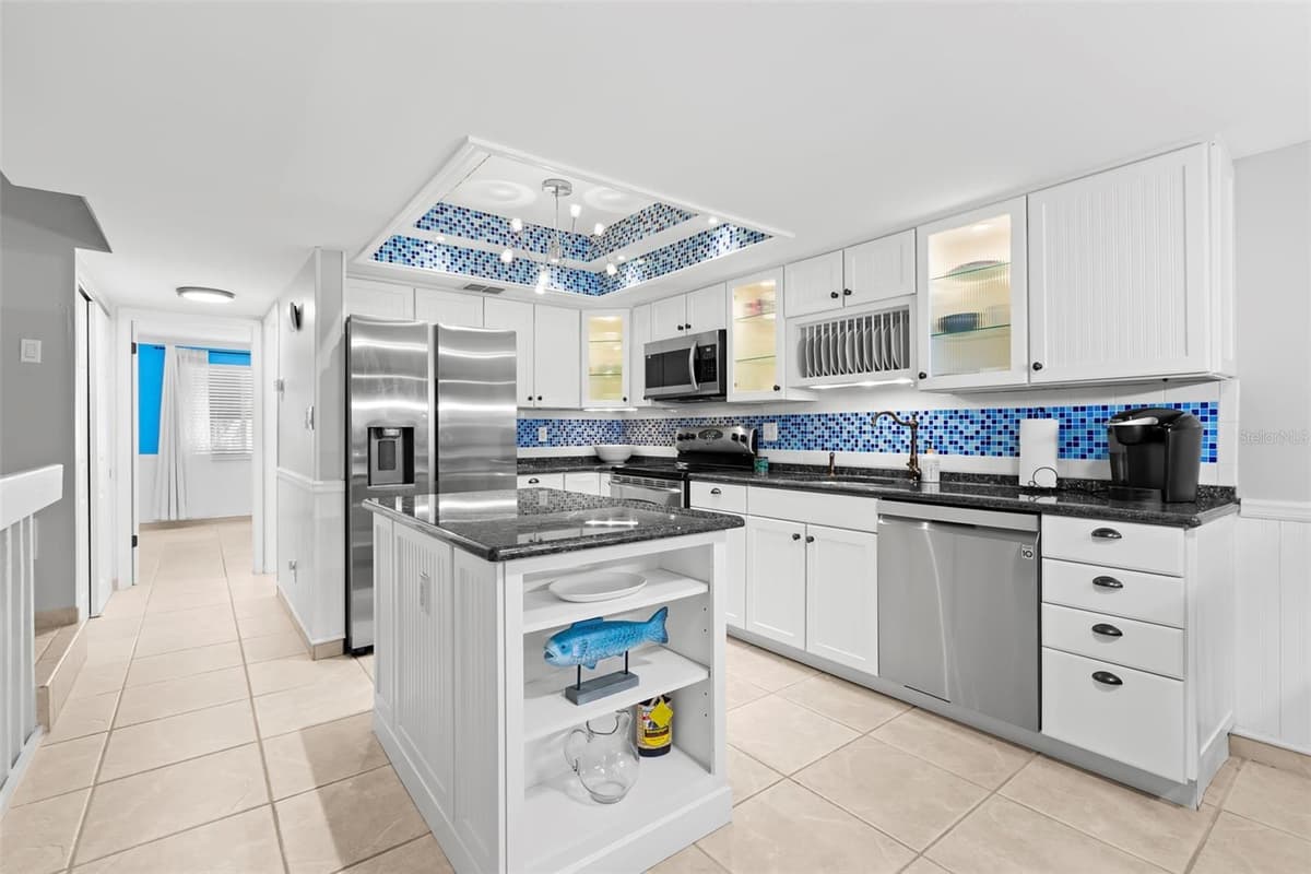 1375 PINELLAS BAYWAY — photo 7 of 43