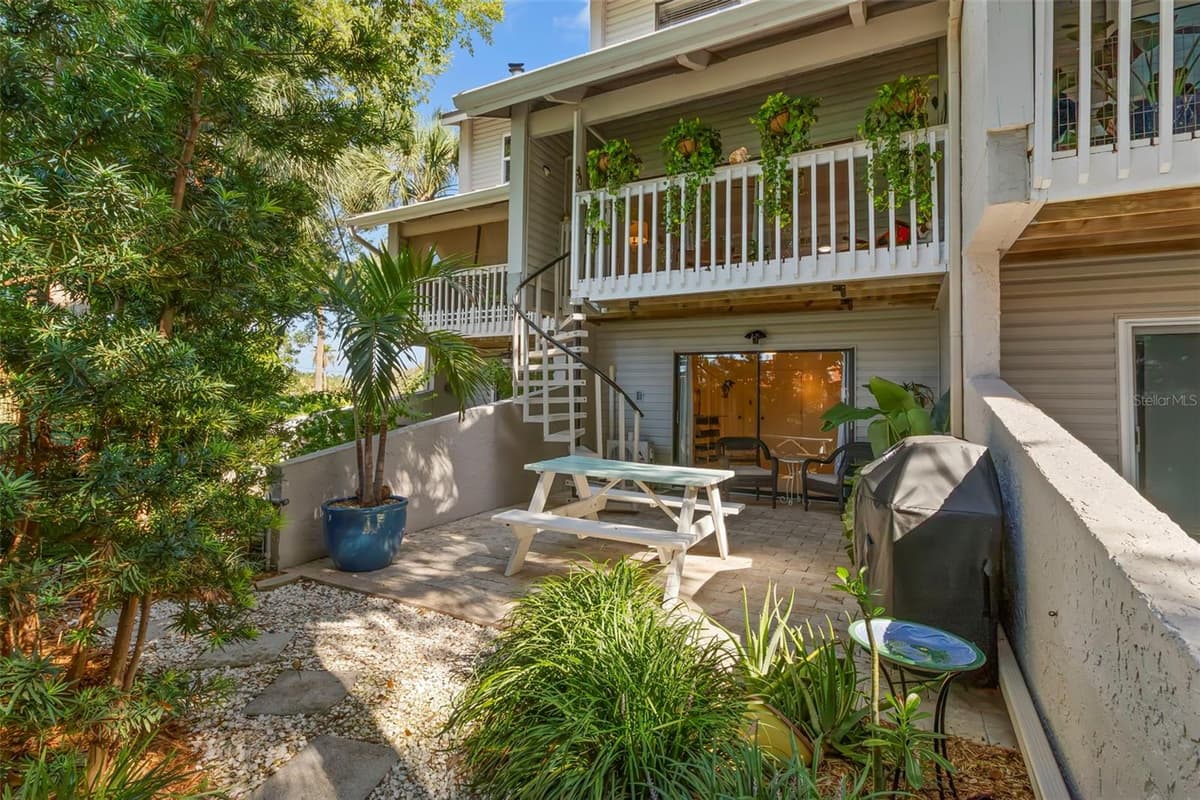 1375 PINELLAS BAYWAY — photo 13 of 43
