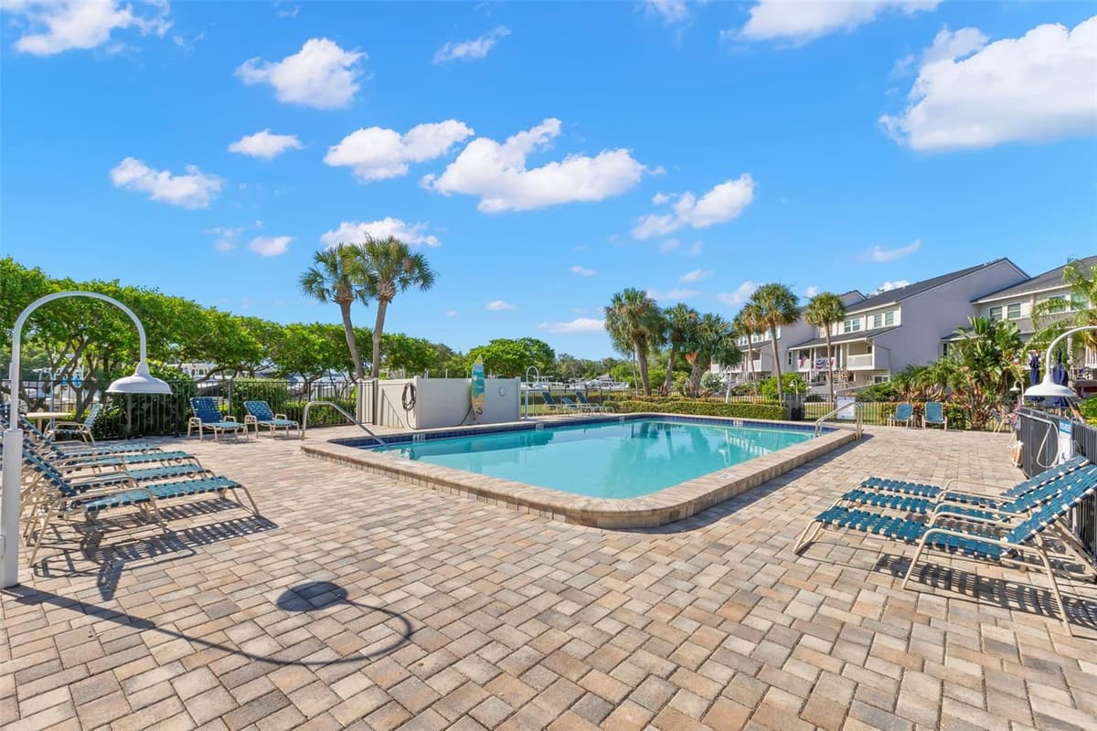 1375 PINELLAS BAYWAY — photo 41 of 43