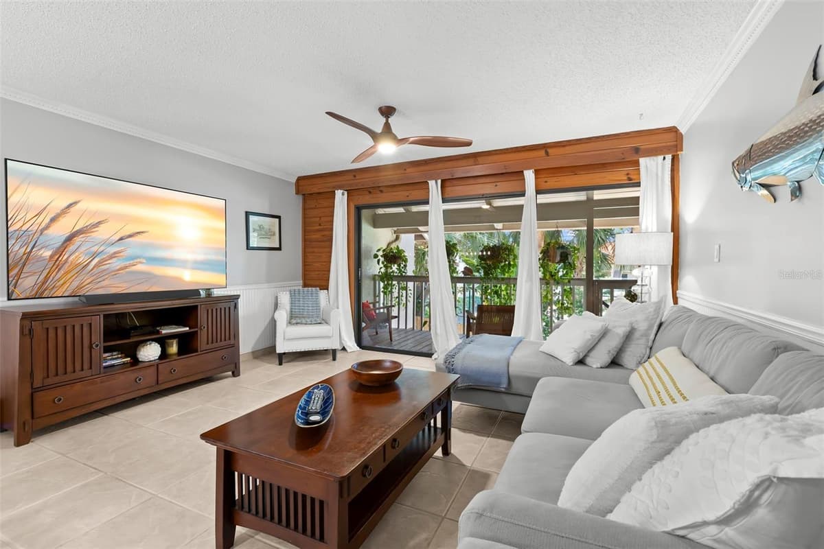 1375 PINELLAS BAYWAY — photo 9 of 43