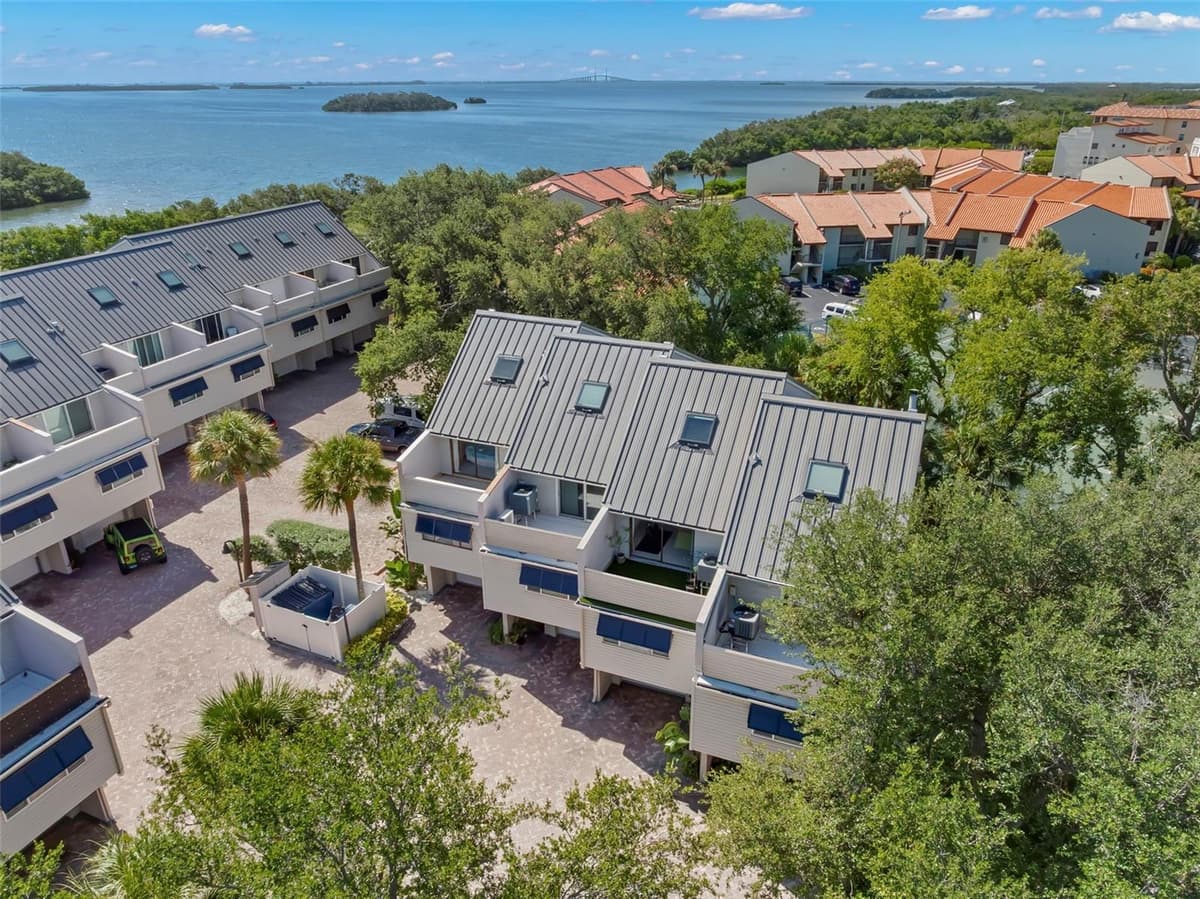 1375 PINELLAS BAYWAY — photo 25 of 43