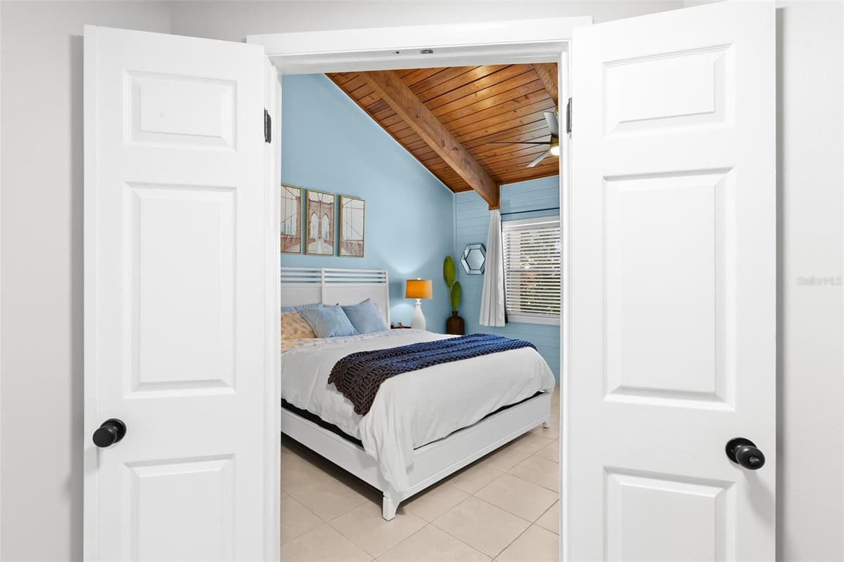 1375 PINELLAS BAYWAY — photo 14 of 43