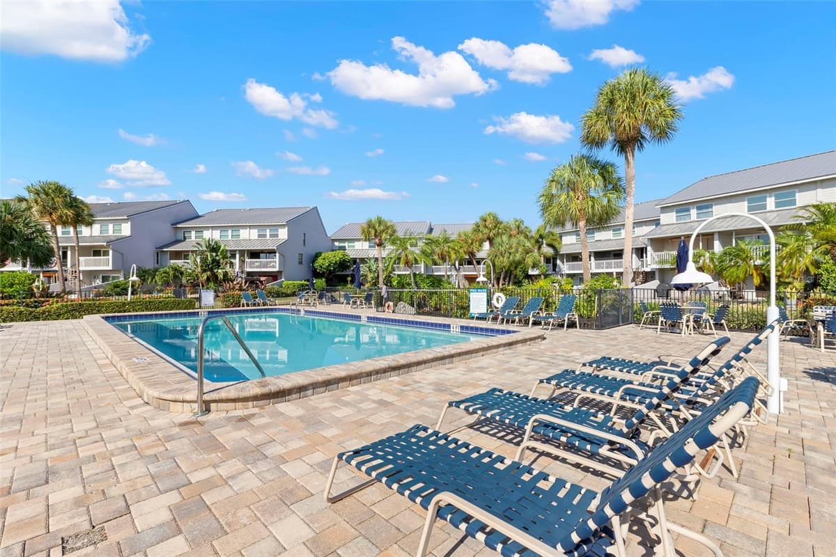 1375 PINELLAS BAYWAY — photo 42 of 43