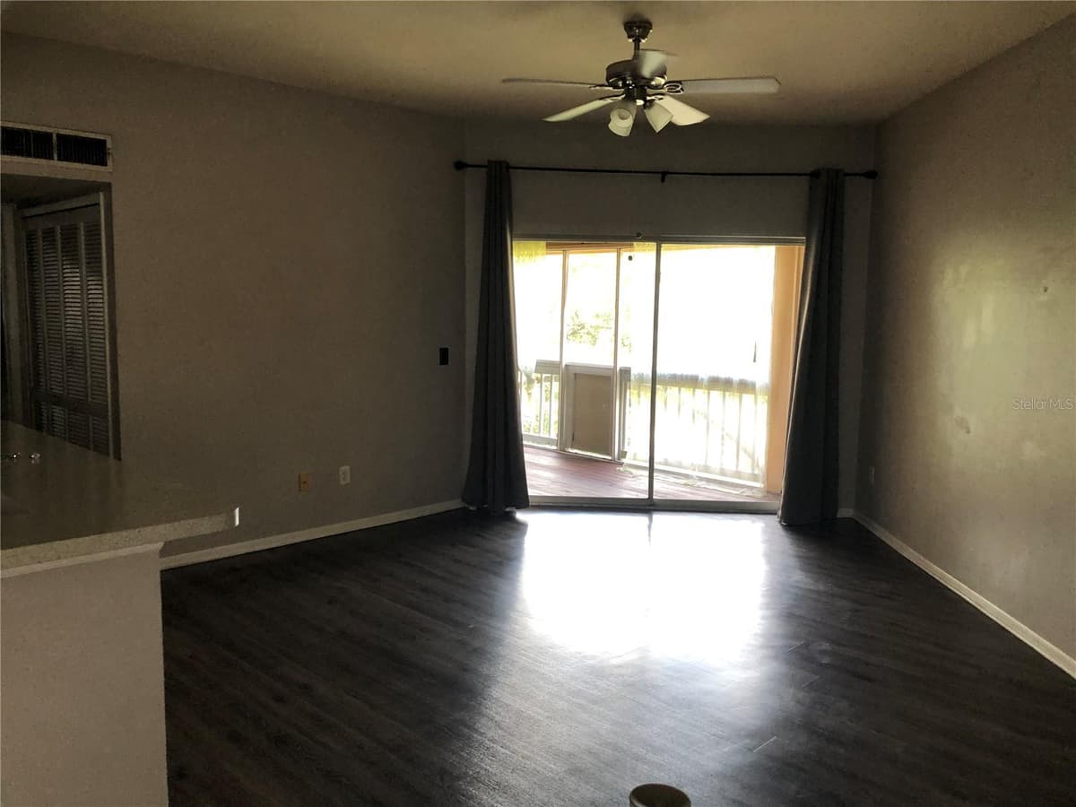 498 PIN OAK PLACE — photo 3 of 16