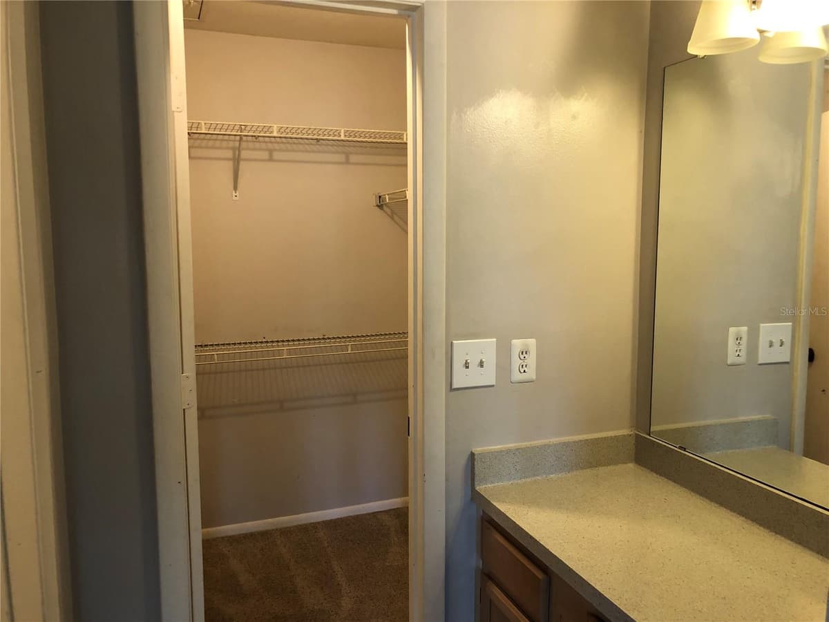 498 PIN OAK PLACE — photo 12 of 16