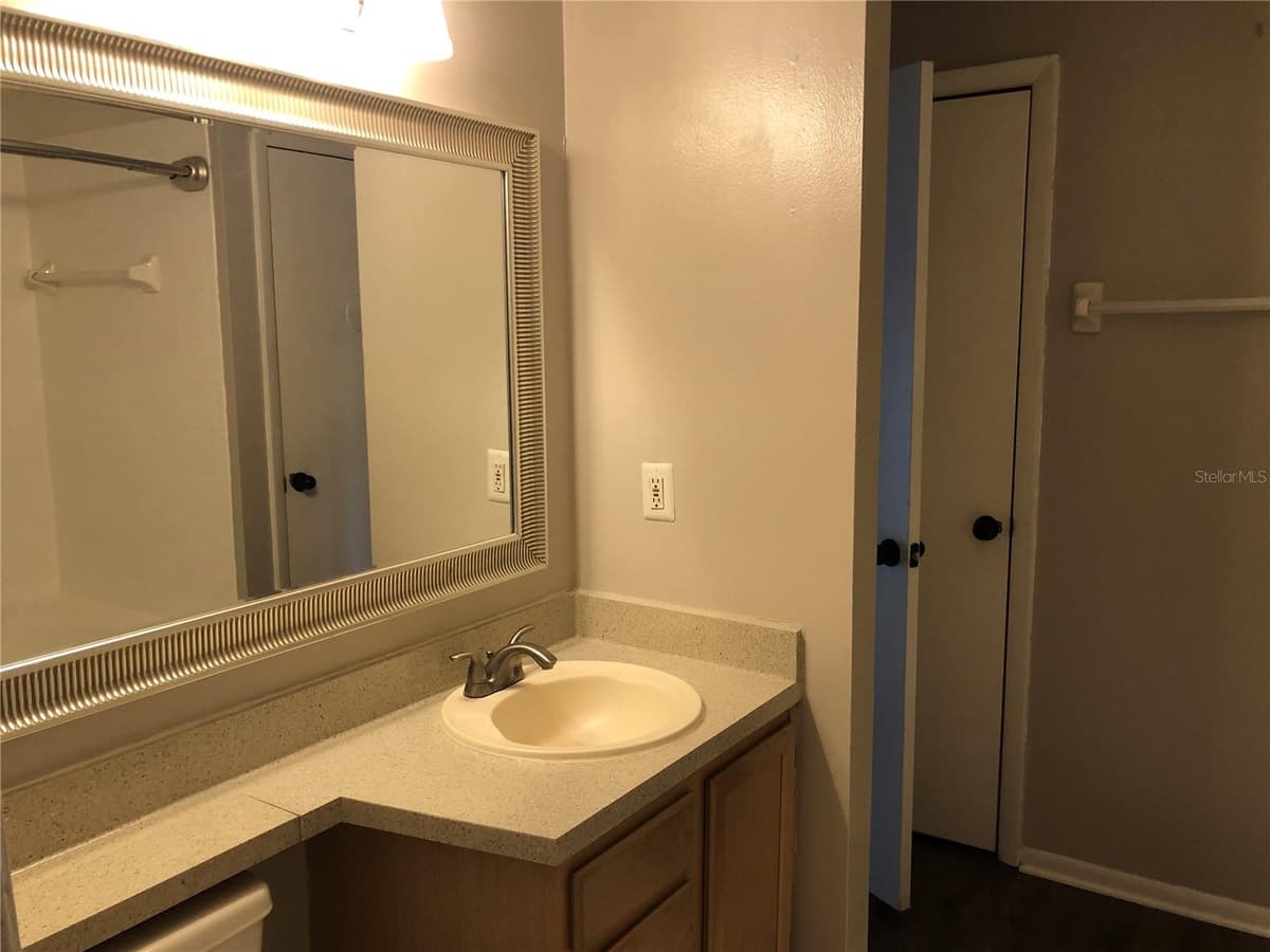 498 PIN OAK PLACE — photo 11 of 16