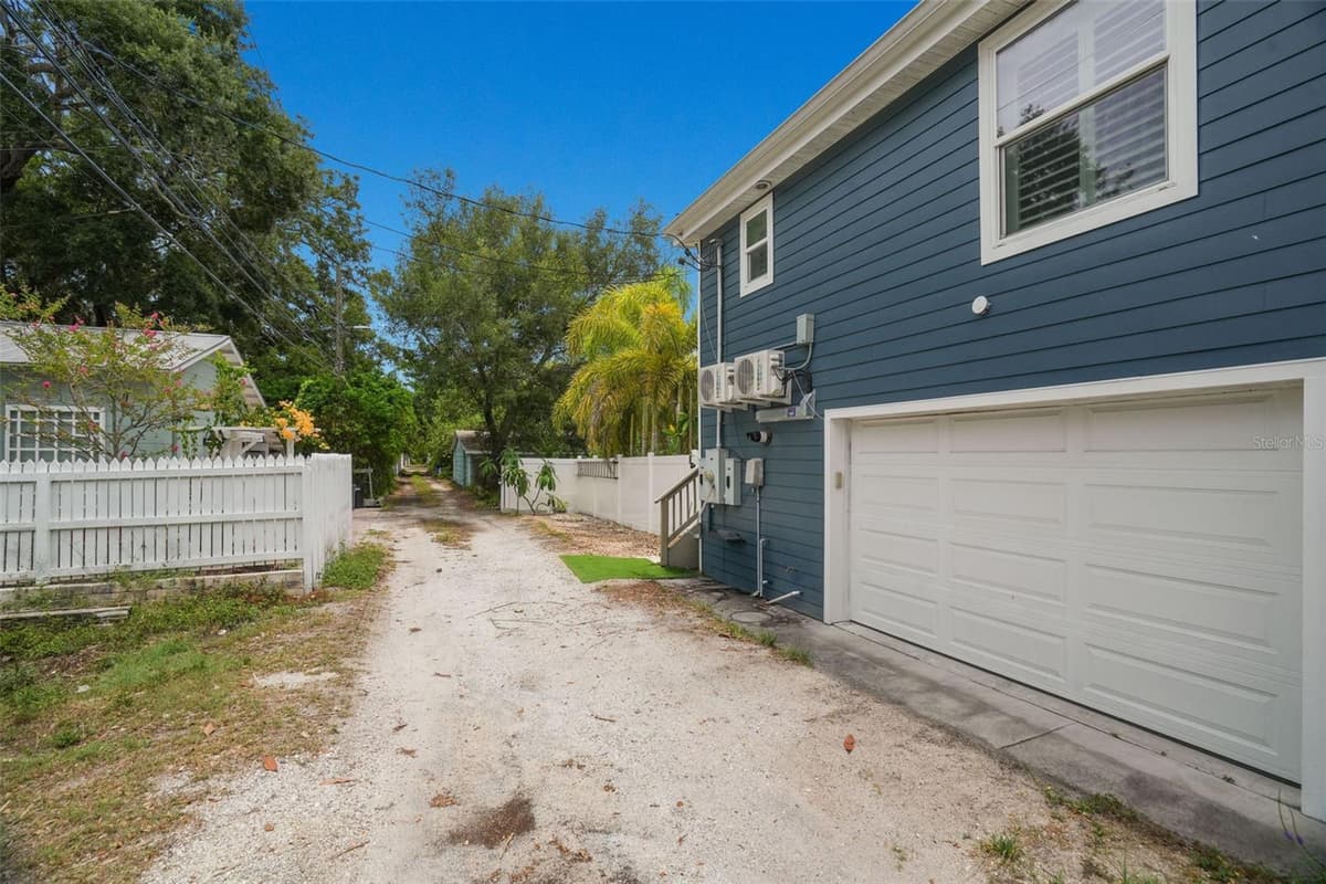 636 WILKIE STREET — photo 33 of 62