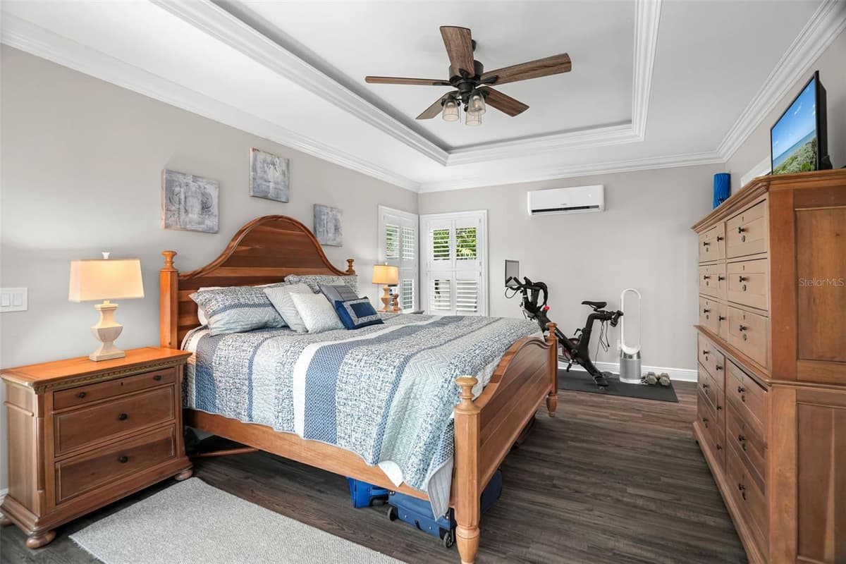 636 WILKIE STREET — photo 15 of 62
