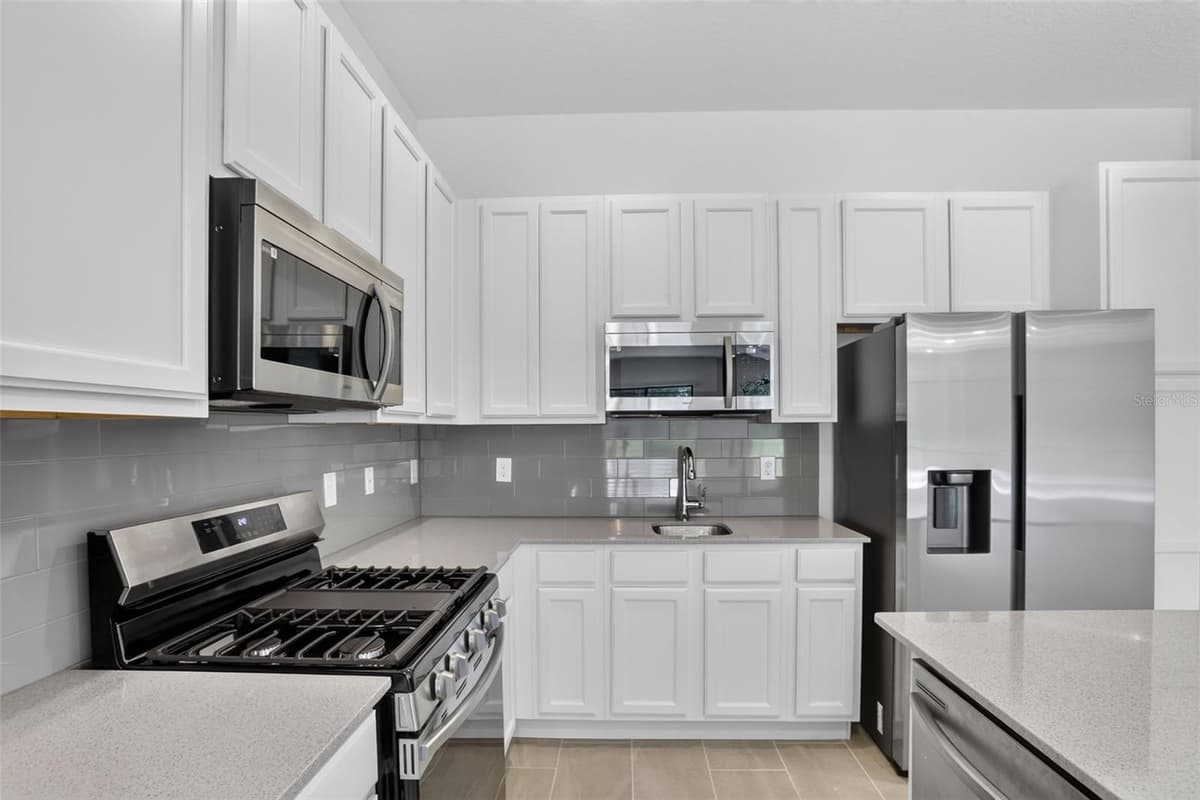 1242 BUTTERFLY ORCHID ROAD — photo 9 of 98