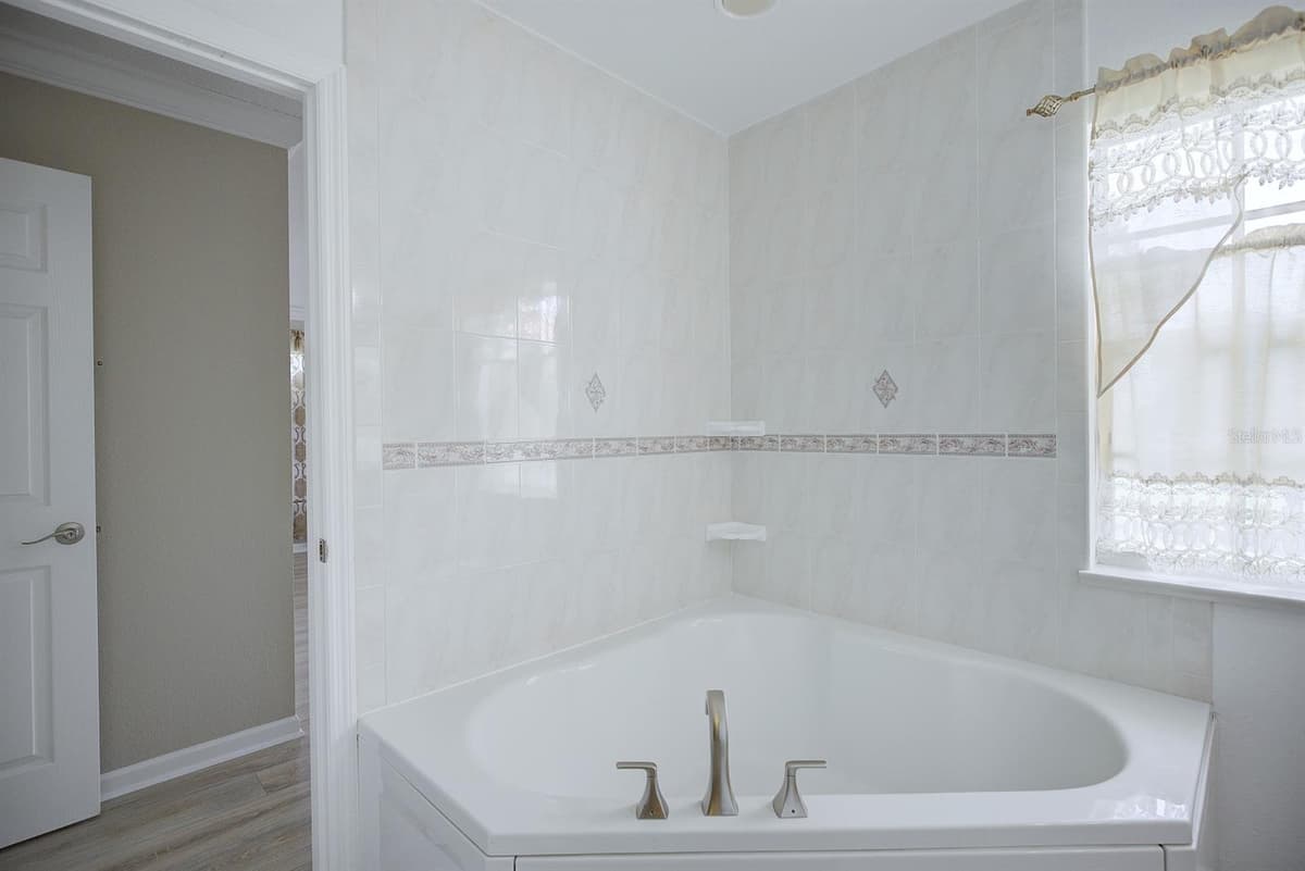 4050 PLACID LAKES BOULEVARD — photo 28 of 45