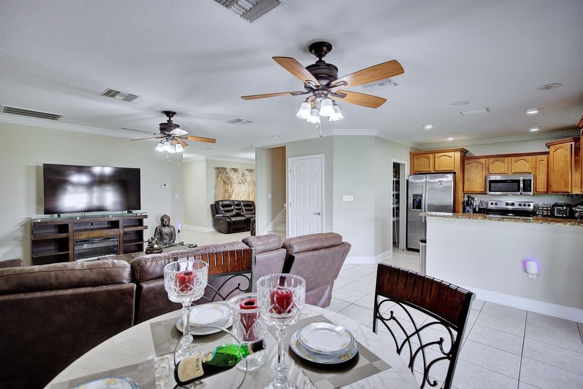 4050 PLACID LAKES BOULEVARD — photo 11 of 45