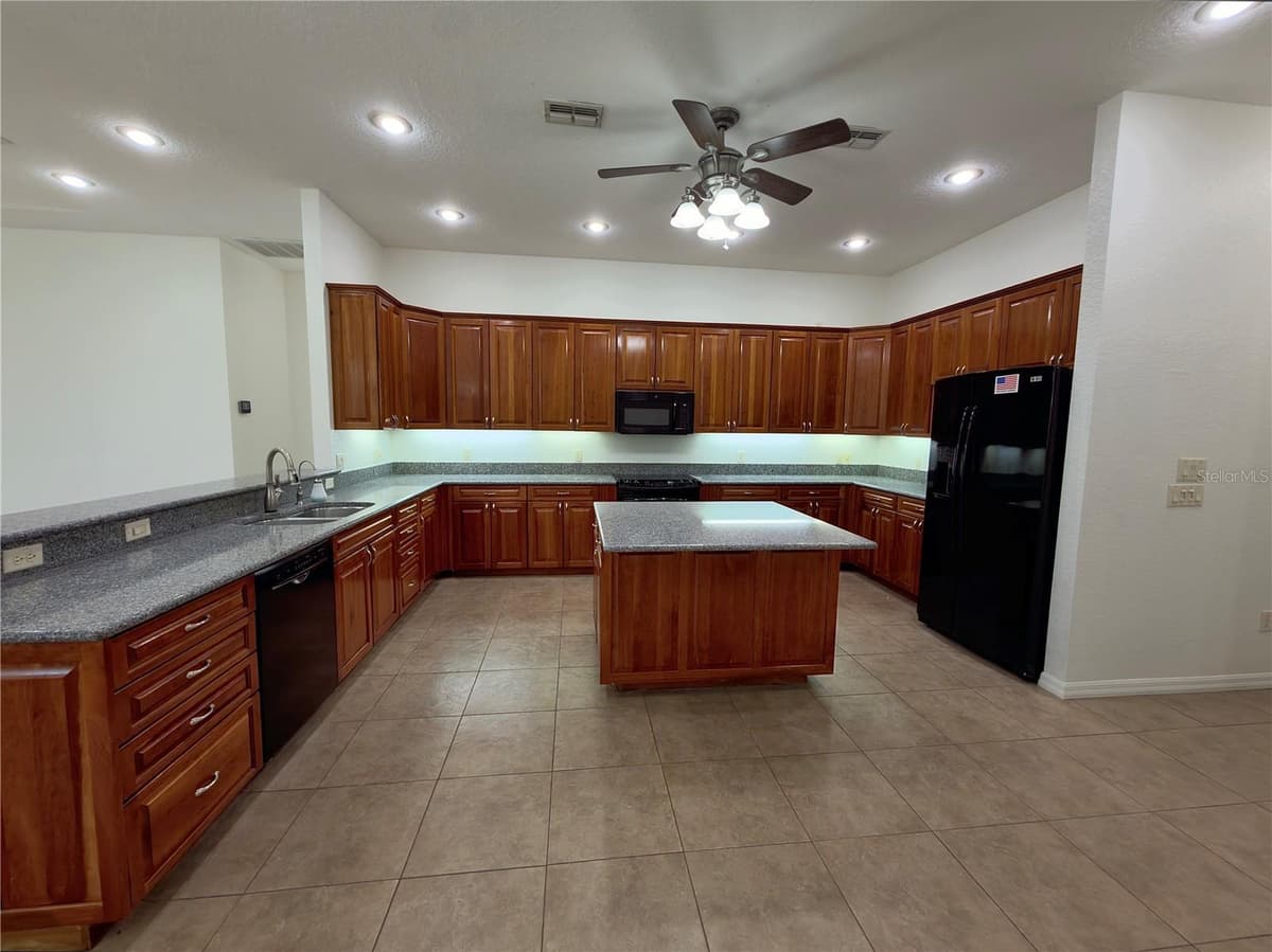 24087 TWISTER LANE — photo 15 of 68