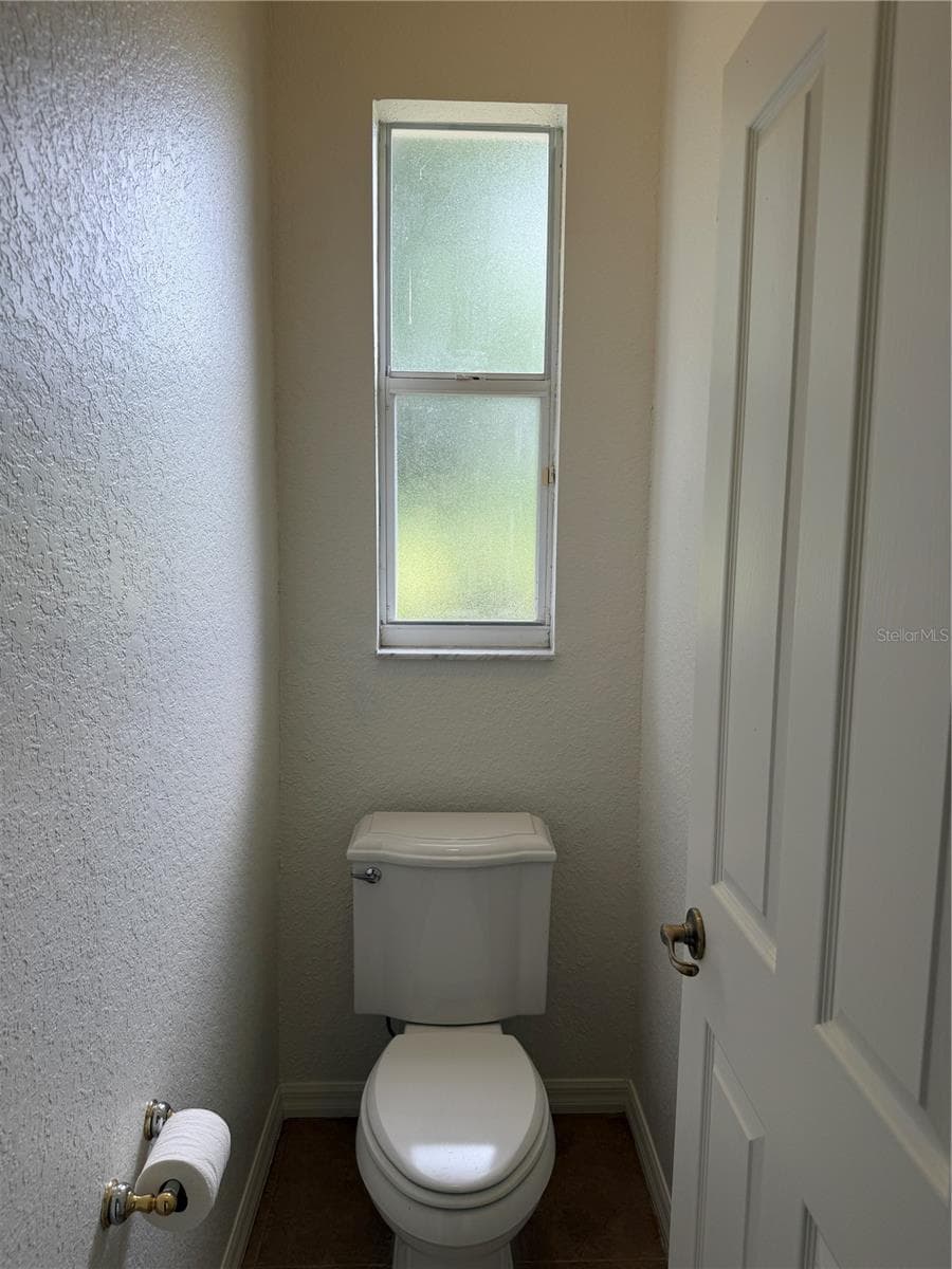 24087 TWISTER LANE — photo 33 of 68