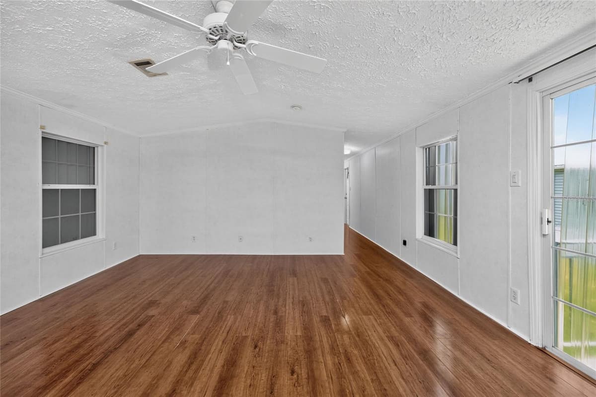 10 HOLLAND DRIVE — photo 15 of 61