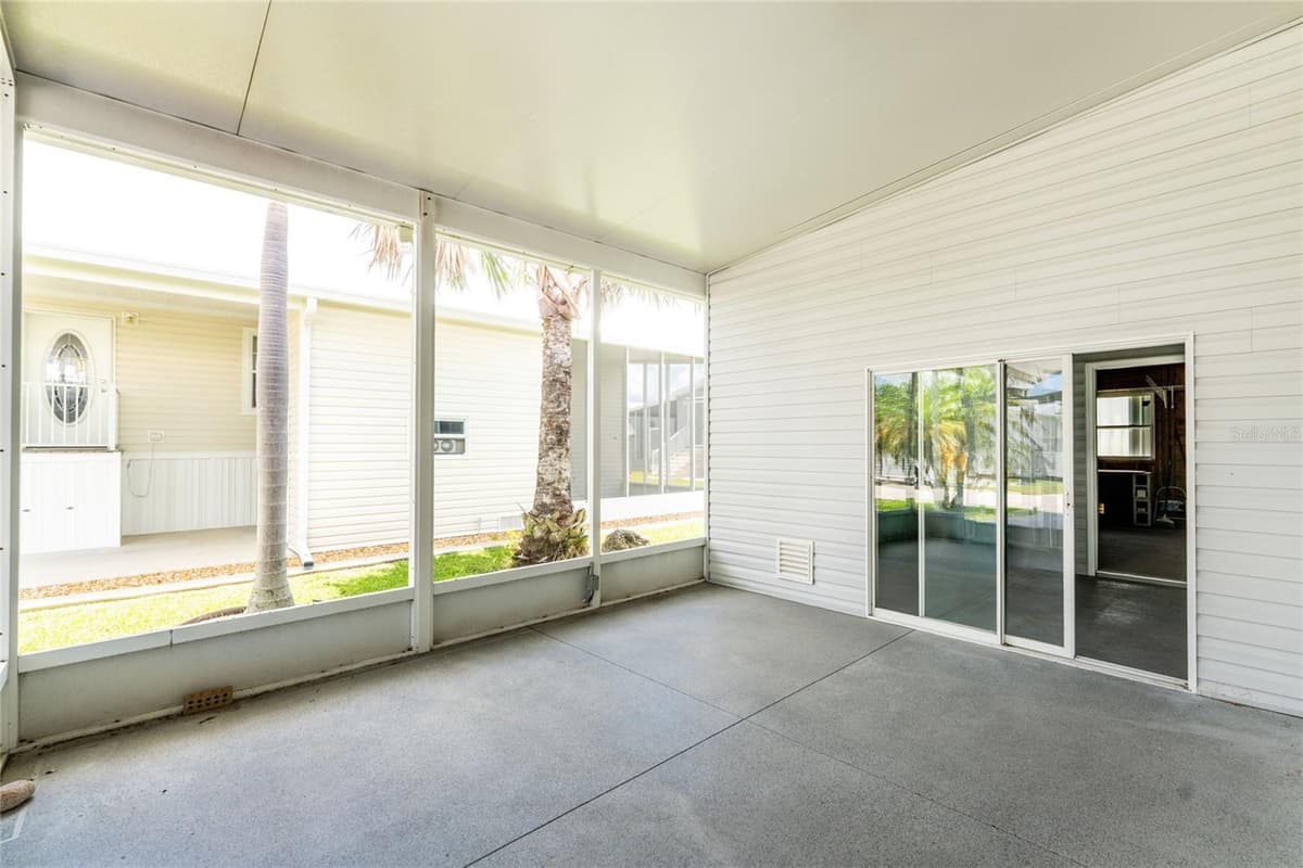 10 HOLLAND DRIVE — photo 38 of 61