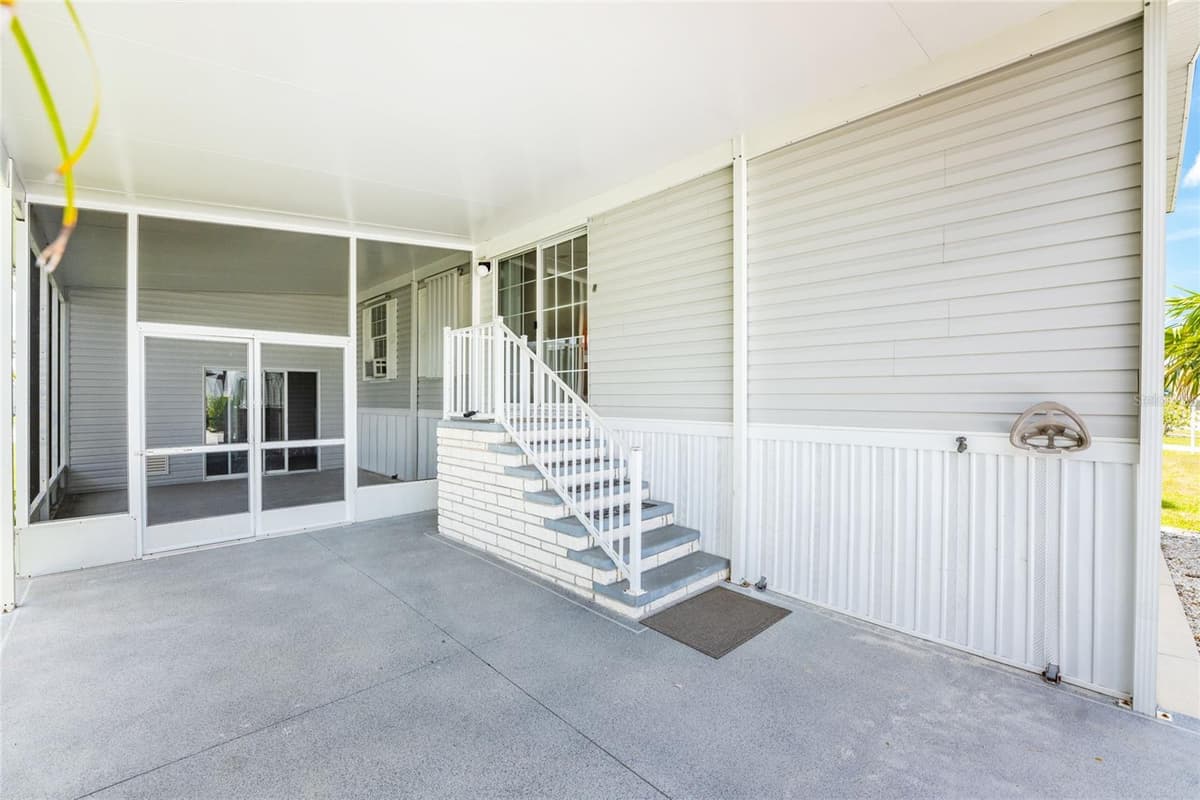 10 HOLLAND DRIVE — photo 35 of 61