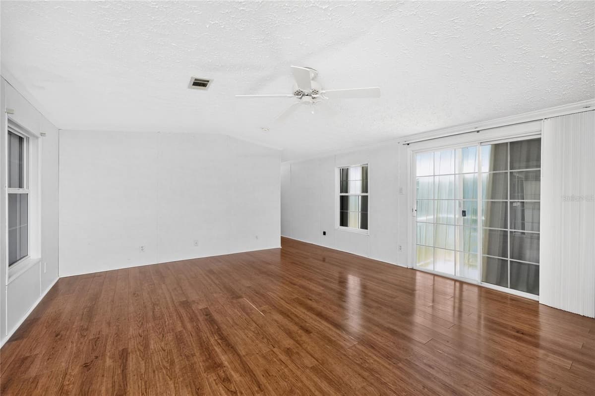 10 HOLLAND DRIVE — photo 16 of 61