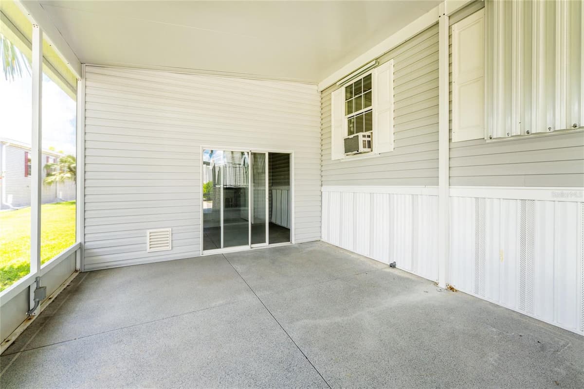 10 HOLLAND DRIVE — photo 37 of 61