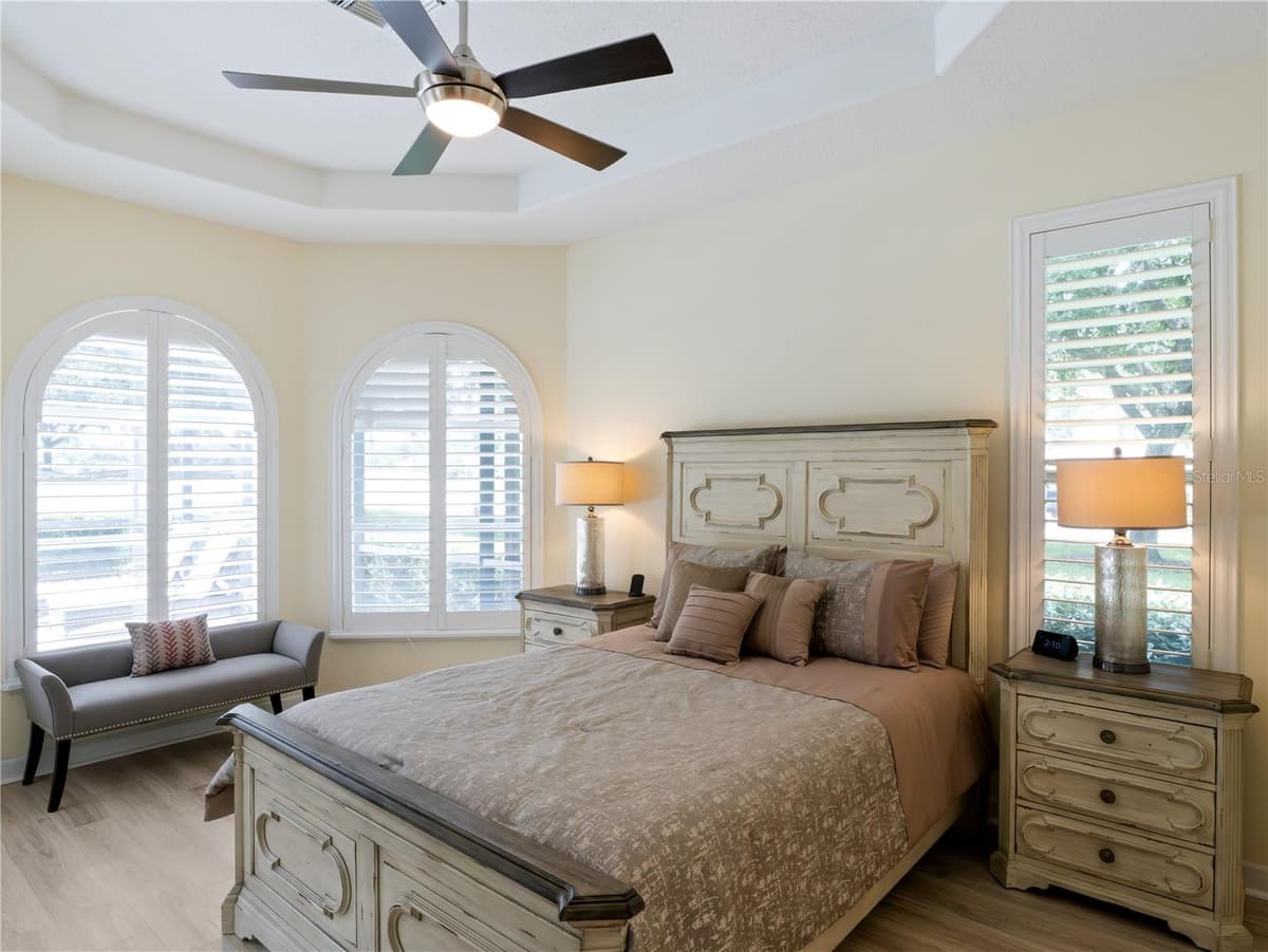 9513 SERRA COURT — photo 11 of 38