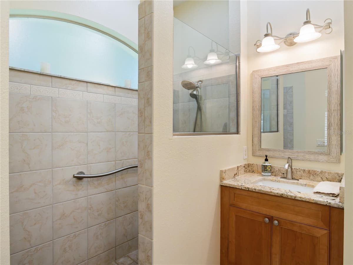 9513 SERRA COURT — photo 16 of 38