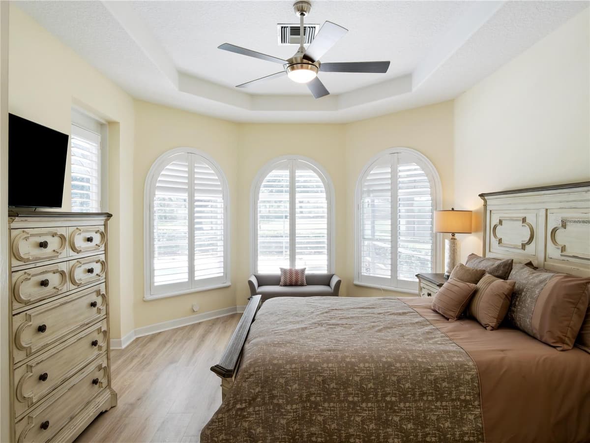 9513 SERRA COURT — photo 12 of 38