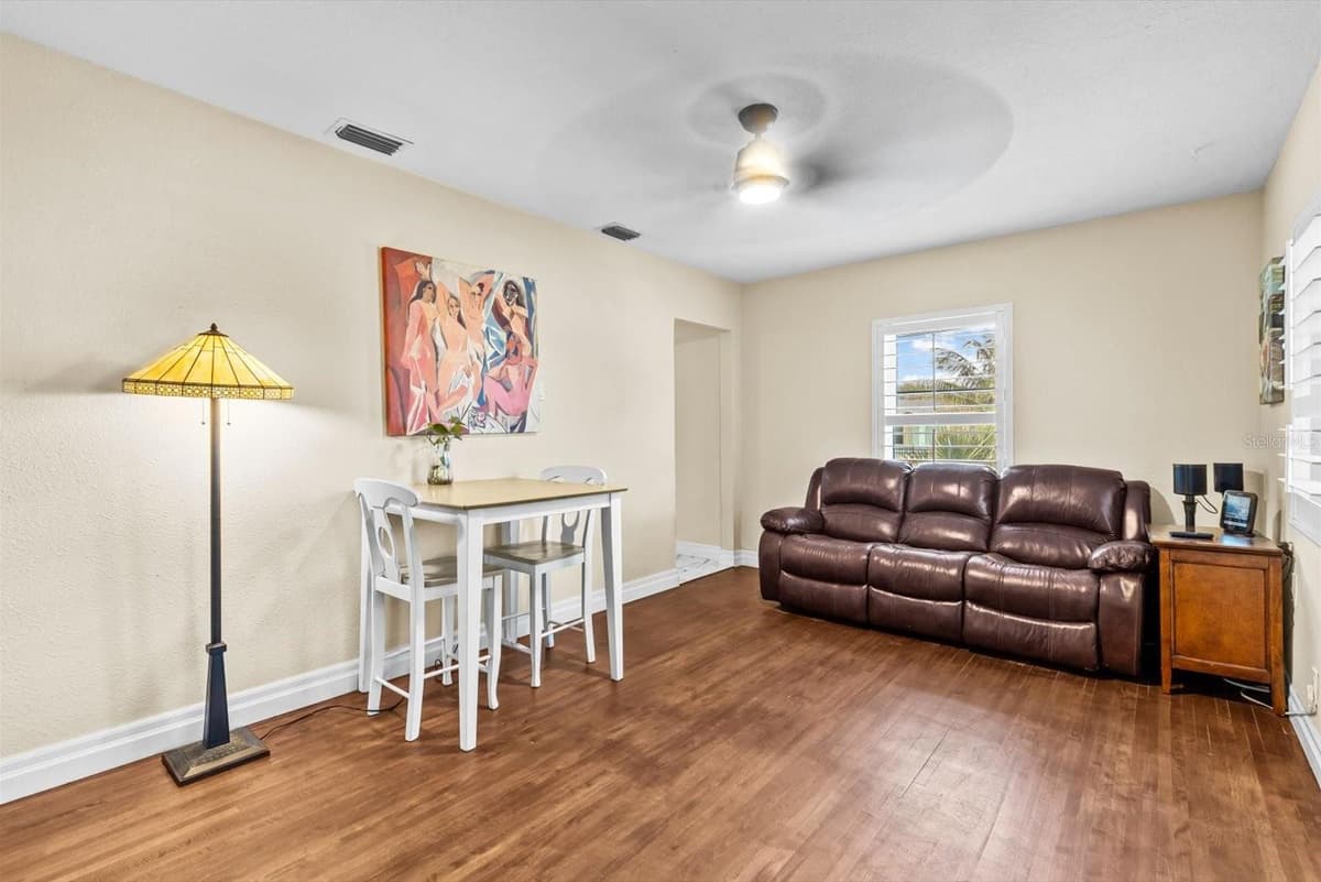 301 GRANADA STREET — photo 9 of 24