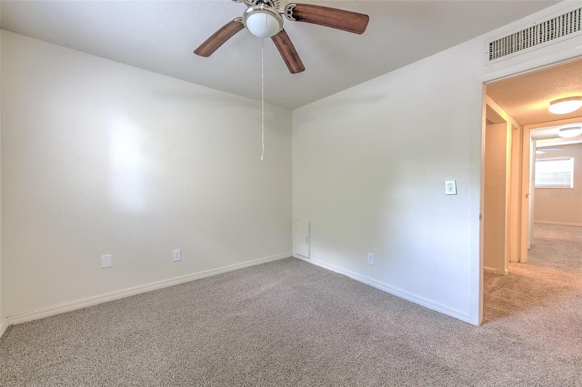 711 RUSSELL LANE — photo 13 of 39