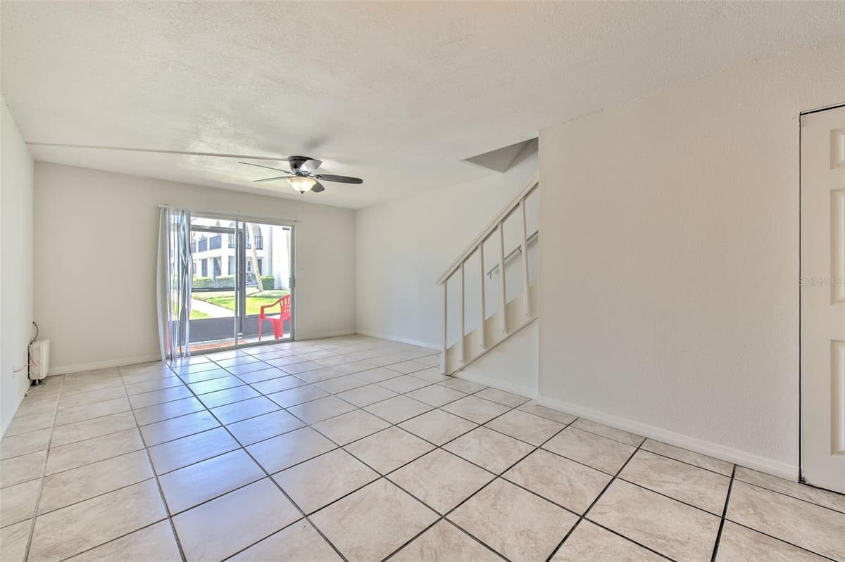 711 RUSSELL LANE — photo 8 of 39