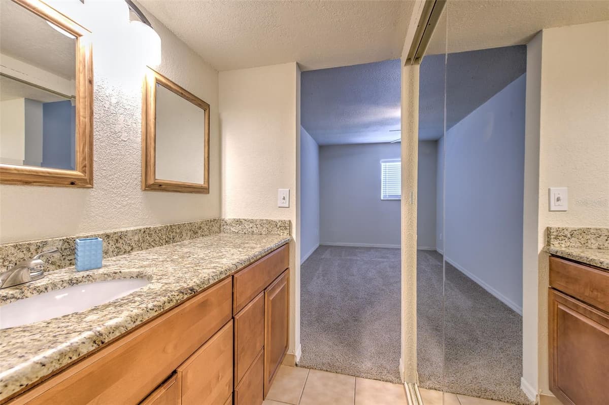 711 RUSSELL LANE — photo 15 of 39