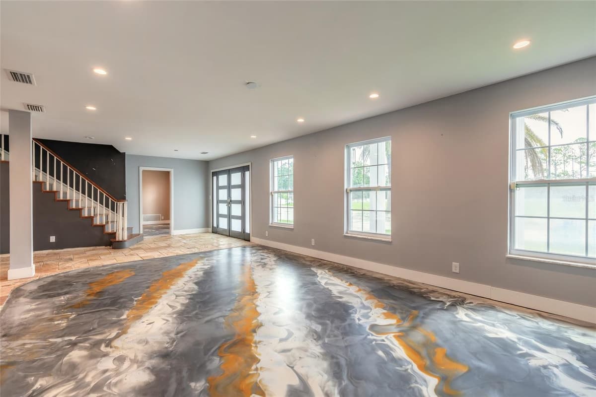 2015 HALIFAX DRIVE — photo 7 of 51