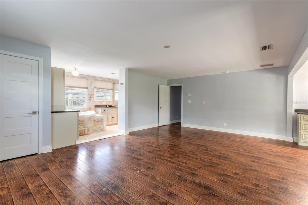 2015 HALIFAX DRIVE — photo 30 of 51