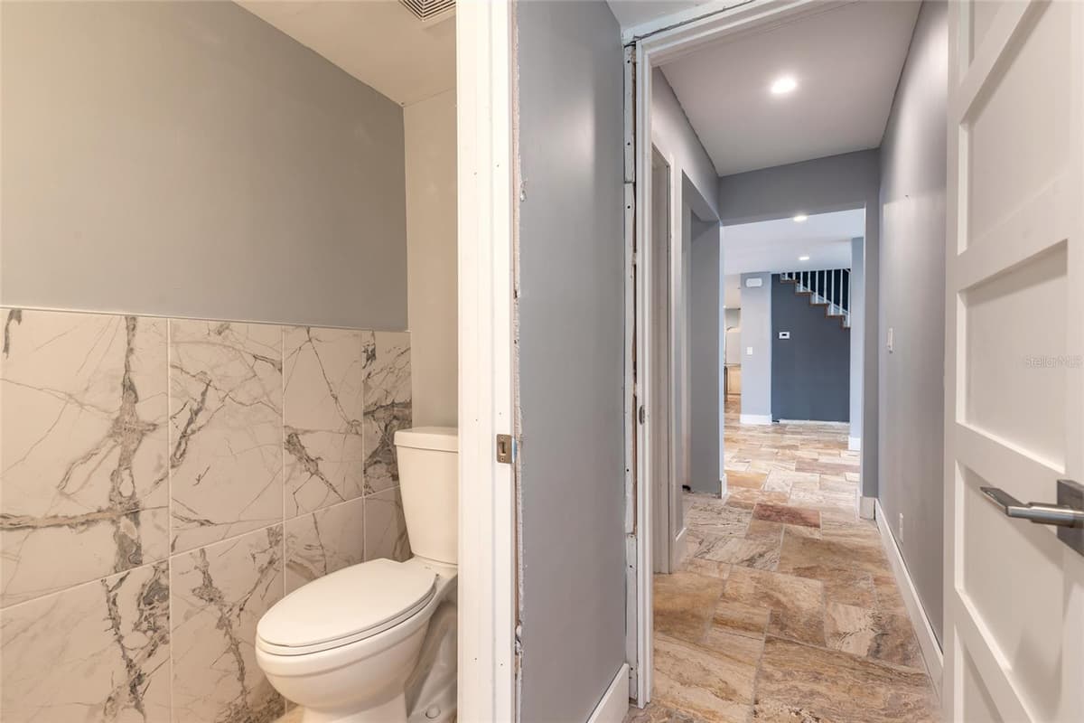 2015 HALIFAX DRIVE — photo 25 of 51