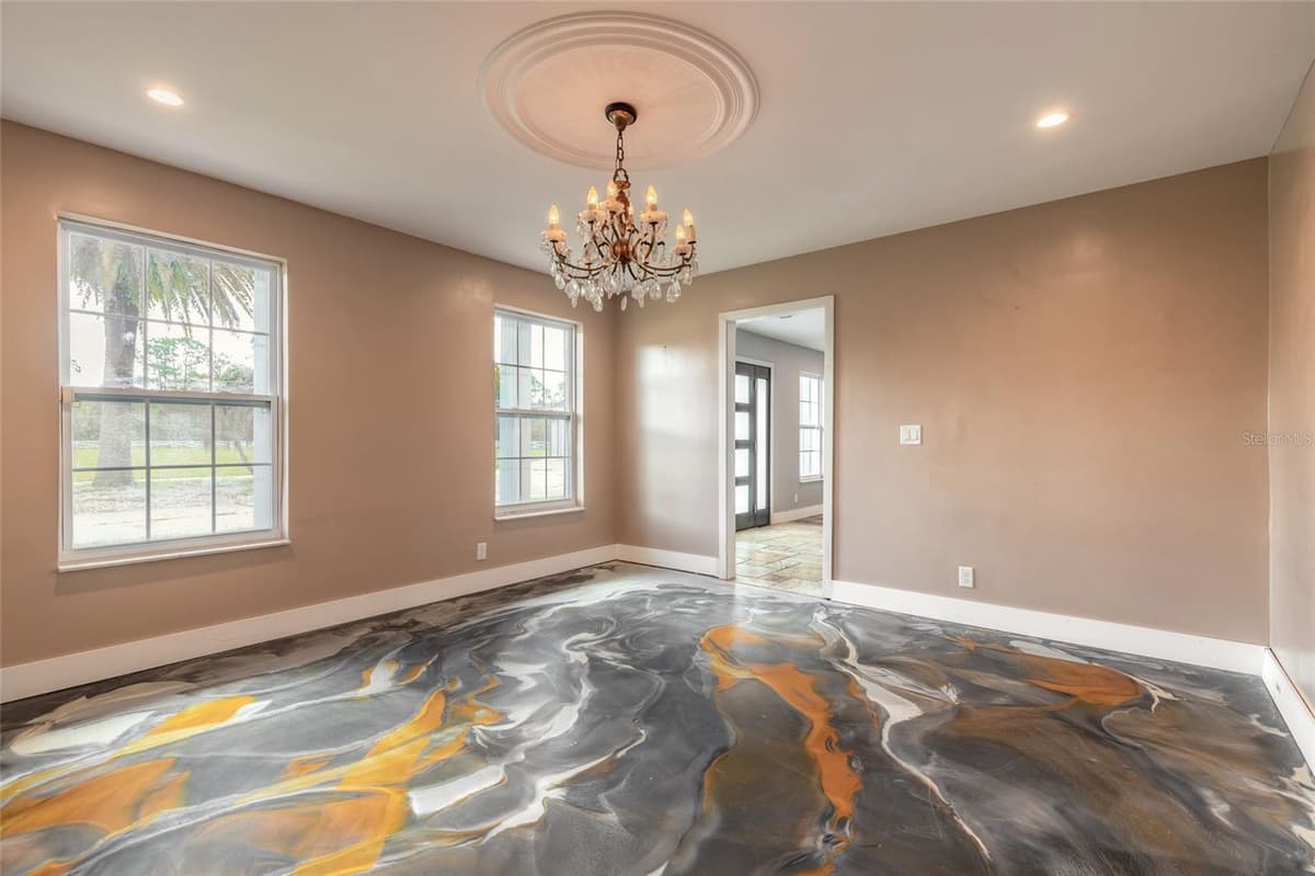 2015 HALIFAX DRIVE — photo 9 of 51
