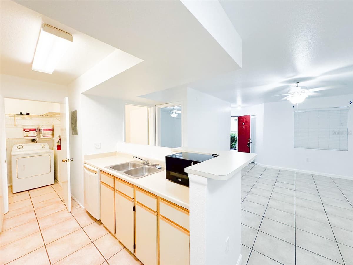 3032 PARKWAY BOULEVARD — photo 7 of 27